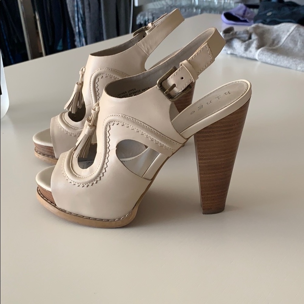 Hinge heels